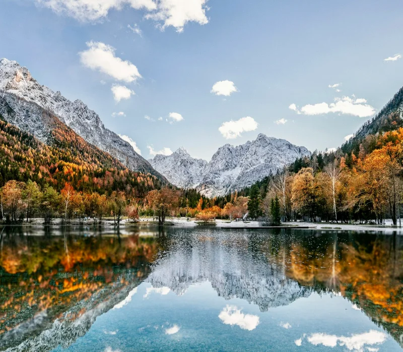 Crop example using the mountain lake photograph